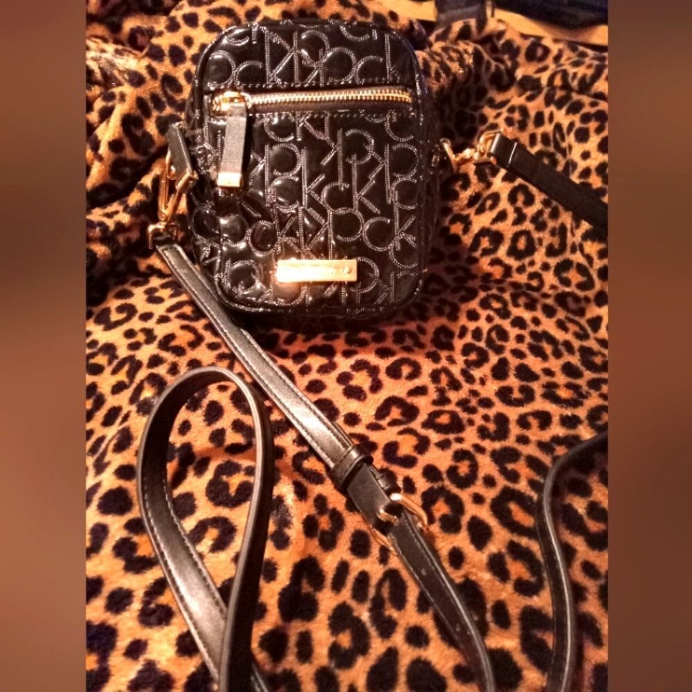 🤠Calvin Klein Mini Bag With Adjustable Strap